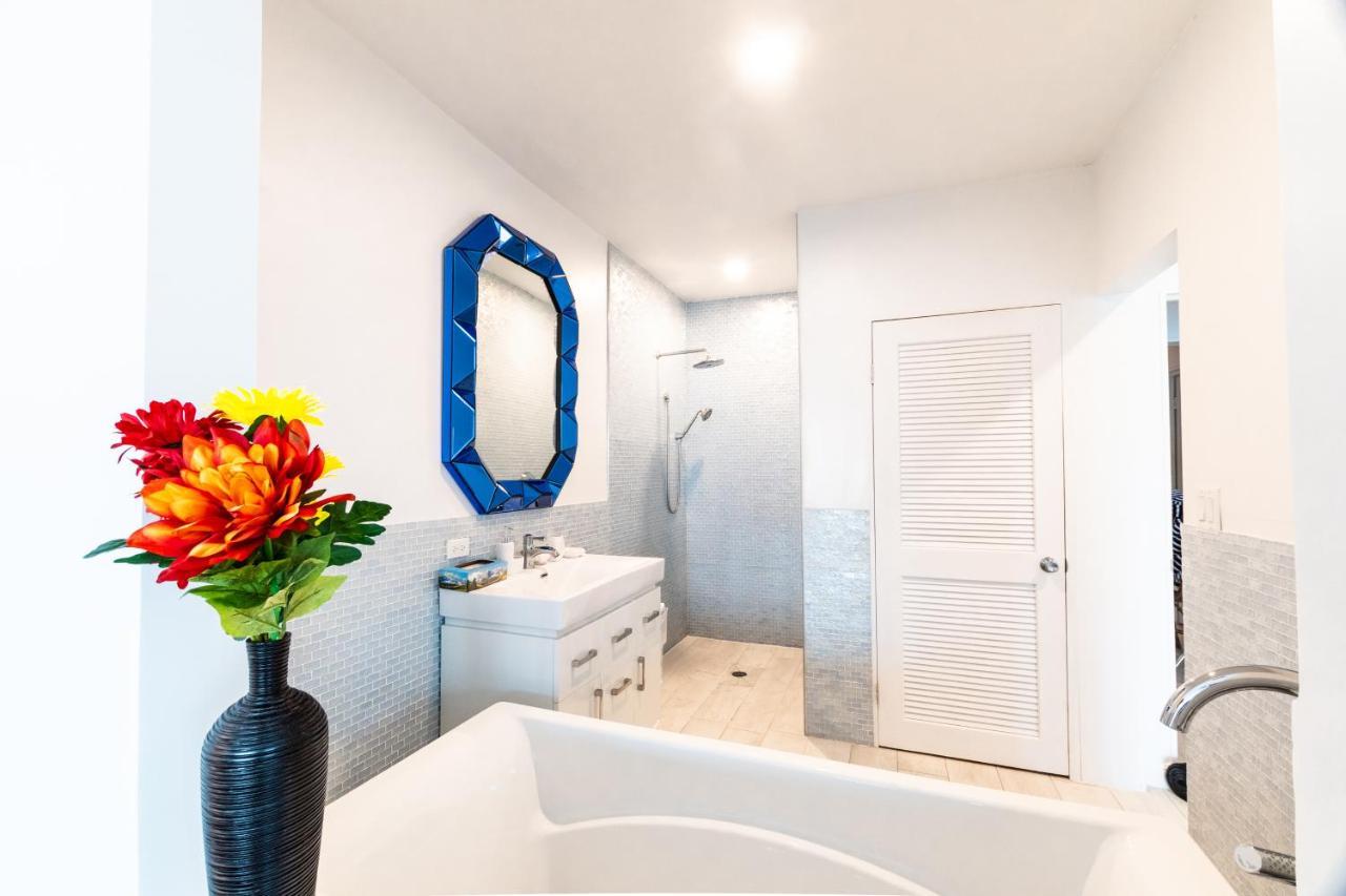 Caprice 9 - Oceanfront Villa - Gated Community With Pool 拿骚 外观 照片